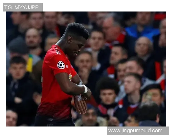 巴黎圣日耳曼大胜曼联神扑引发争议判罚全场沸腾